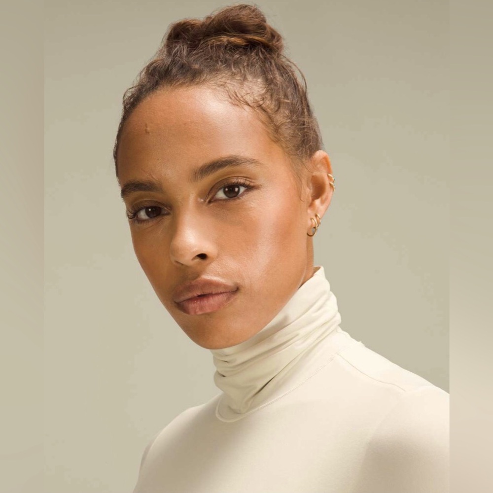 LULULEMON Wundermost Ultra-Soft Nulu Turtleneck Bodysuit - Picture 4 of 13